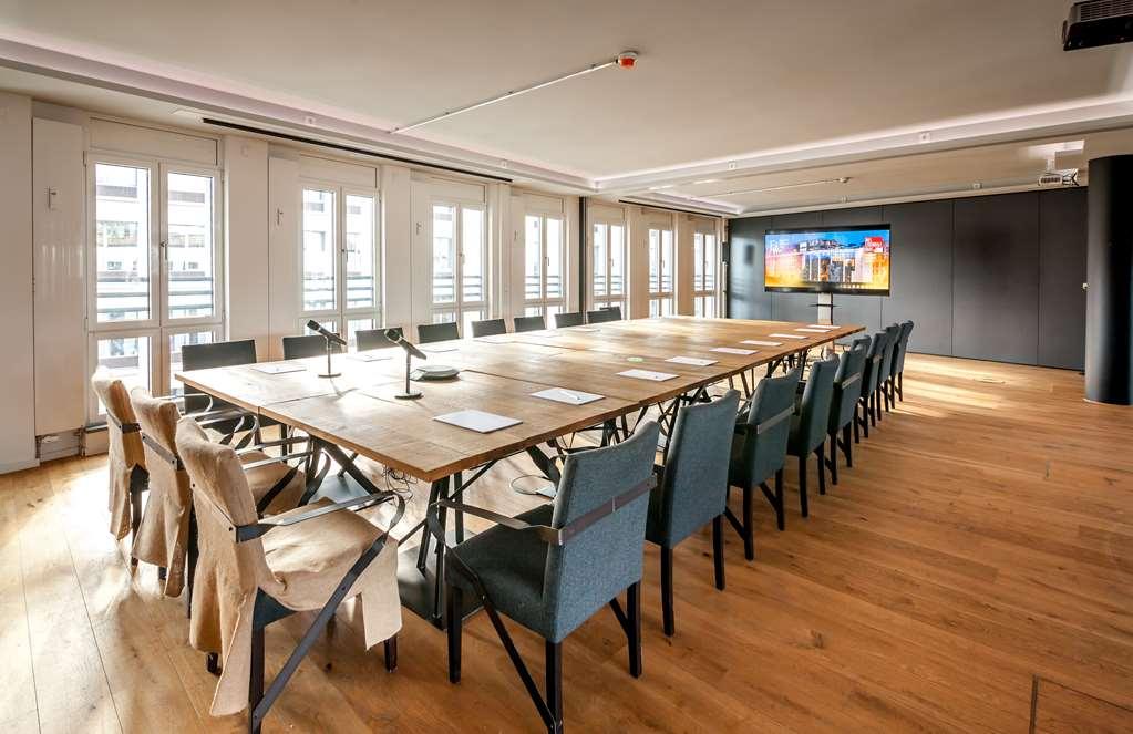 Staycity Aparthotels Dresden City Centre Facilités photo The boardroom of the European University Association