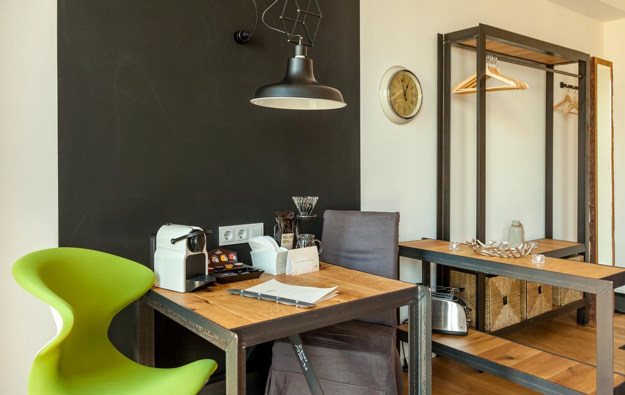 Staycity Aparthotels Dresden City Centre Extérieur photo A coffee tasting session